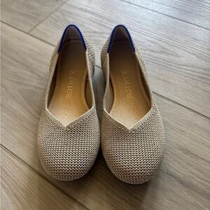 Rothy's Beige Knit V‑Cut Ballet Flats with Blue Trim